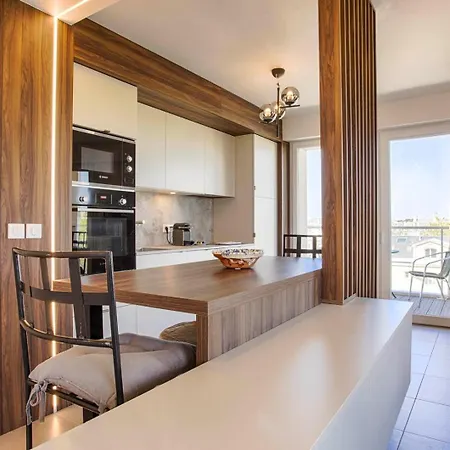 Panoramic Unique View & Private Parking * קאין