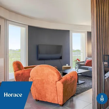 Panoramic Unique View & Private Parking דירה *