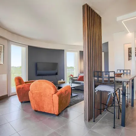 Panoramic Unique View & Private Parking